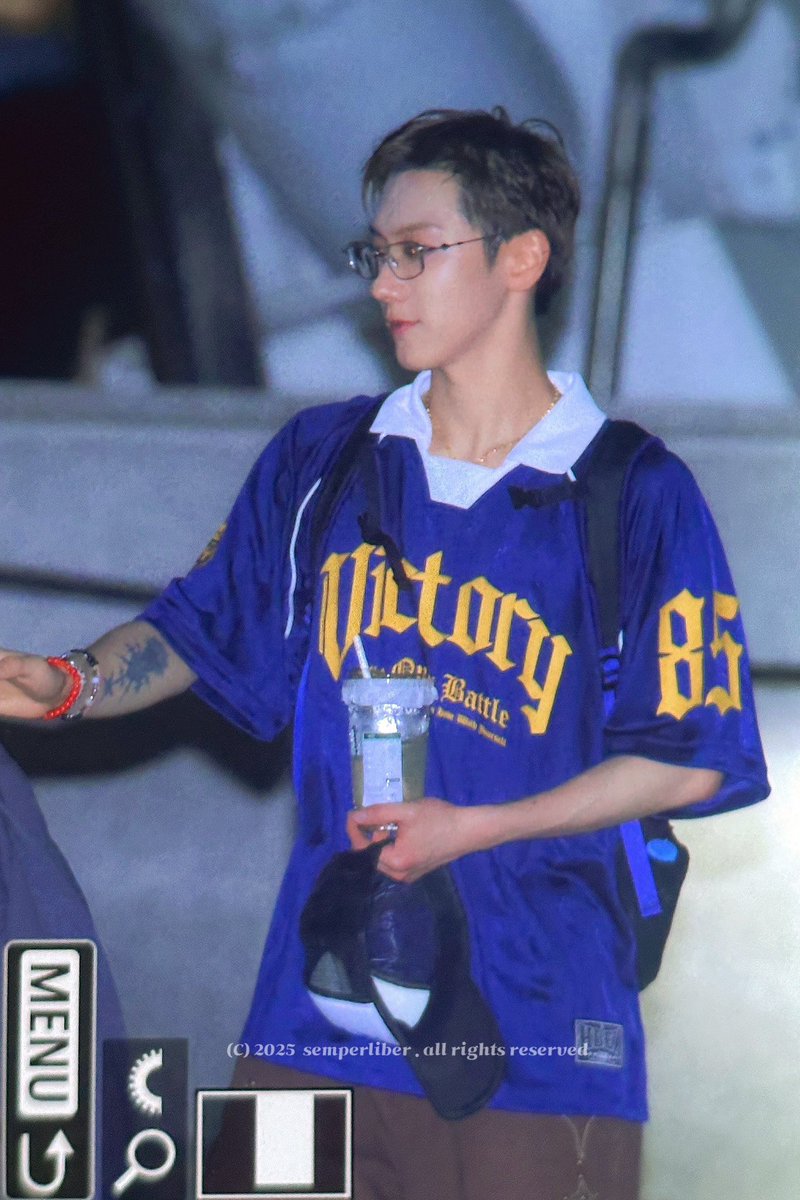 จบๆๆๆชีวิตนี้อยู่ไม่ได้แล้วโชว์รอยสัก ใส่แว่น😭😭😭😭😭