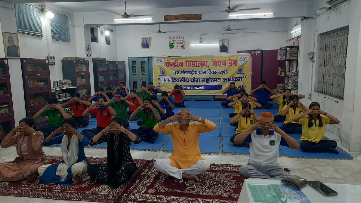 KvMaithonDam's tweet photo. Celebrating International Yoga Day!  🧘‍♀️  Mind, body, and soul united in peace &amp; harmony @KvMaithonDam.  Yoga's power to transform lives is truly inspiring. 
@KVS_HQ
@KendriyaRanchi @DPPatel44914035 @Sujata28675
#IDY2025
#InternationalDayofYoga2025
#YogaForSelfAndSociety https://t.co/DjaKje8vT0
