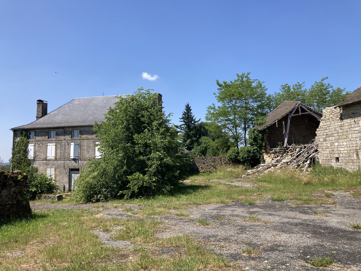 Au cœur du plateau de Millevaches, une vie rurale dans l’abandon le plus total.
#urbex