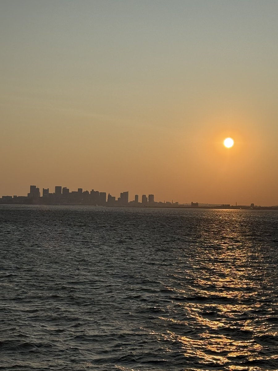 SirHarryKing's tweet image. Beautiful Sunset Cruise Of Boston, Fort Independence & The Real Shutter Island! 🙂