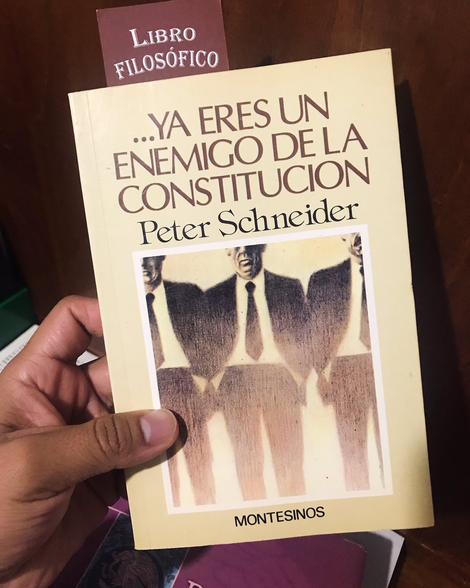 VictorMHdez's tweet photo. Con lo del Tribunal Electoral, viene a bien recordar esa novela. El alto grado de sinsentidos, es una crítica “que en nombre de una fanática legalidad coarta, vigila y castiga la libertad de los ciudadanos que no siguen el patrón convencional de pensamiento y conducta”. https://t.co/YJ4TNnLM6r