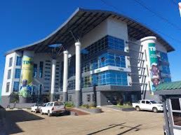 As we celebrate the record-breaking 300 million kgs of tobacco sold this year, we take a moment to honour the incredible contributions of Mrs. Monica Chinamasa, former TIMB Board Chairperson. The industry recognizes her as an Excelling Woman Pioneer in Tobacco, and her leadership