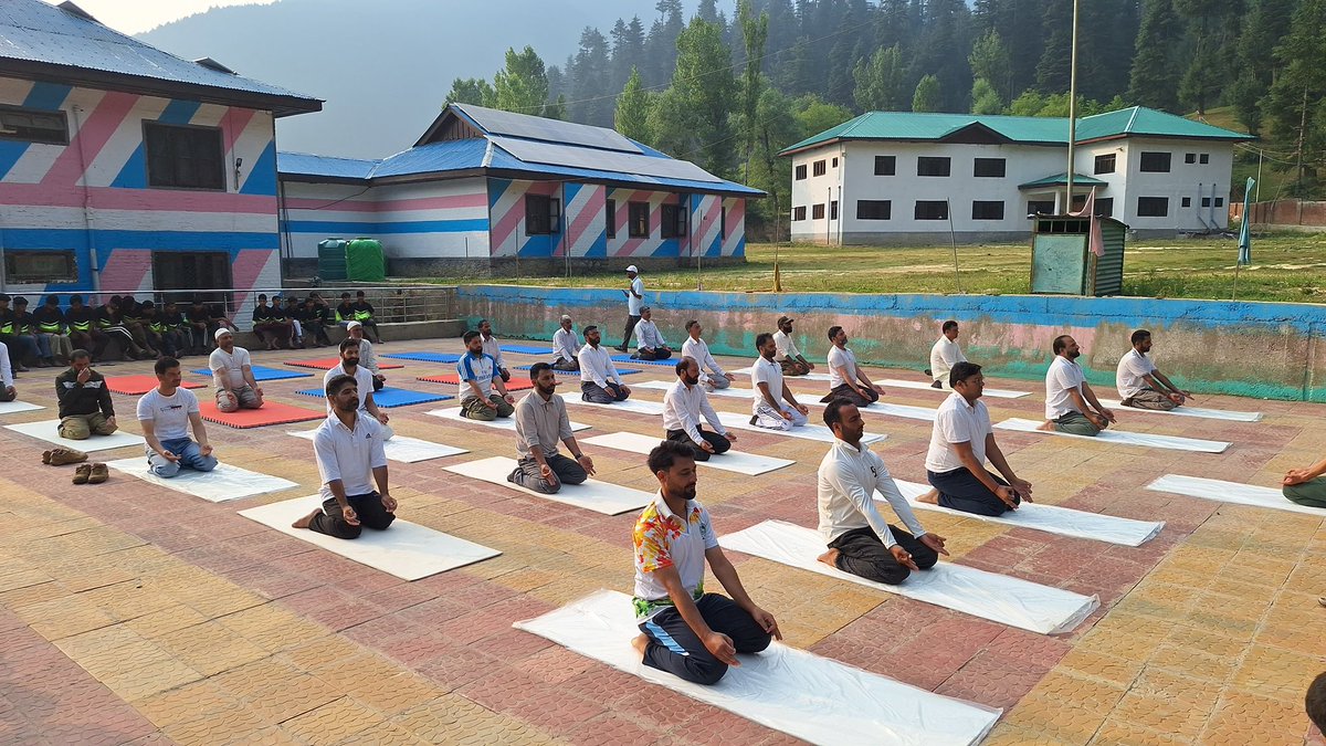 Anurag Arya (@anurag_ifs) on Twitter photo #InternationalYogaDay2025 observed with the staff of Kamraj Forest Division in Kupwara . Adapting a new lifestyle to improve life #kamrajforestdivision <a href="/PCCFandHoFF_JK/">Office of PCCF & HoFF J&K</a> <a href="/moefcc/">MoEF&CC</a> <a href="/moayush/">Ministry of Ayush</a> #InternationalYogaDay2025 observed with the staff of Kamraj Forest Division in Kupwara . Adapting a new lifestyle to improve life #kamrajforestdivision <a href="/PCCFandHoFF_JK/">Office of PCCF & HoFF J&K</a> <a href="/moefcc/">MoEF&CC</a> <a href="/moayush/">Ministry of Ayush</a>
