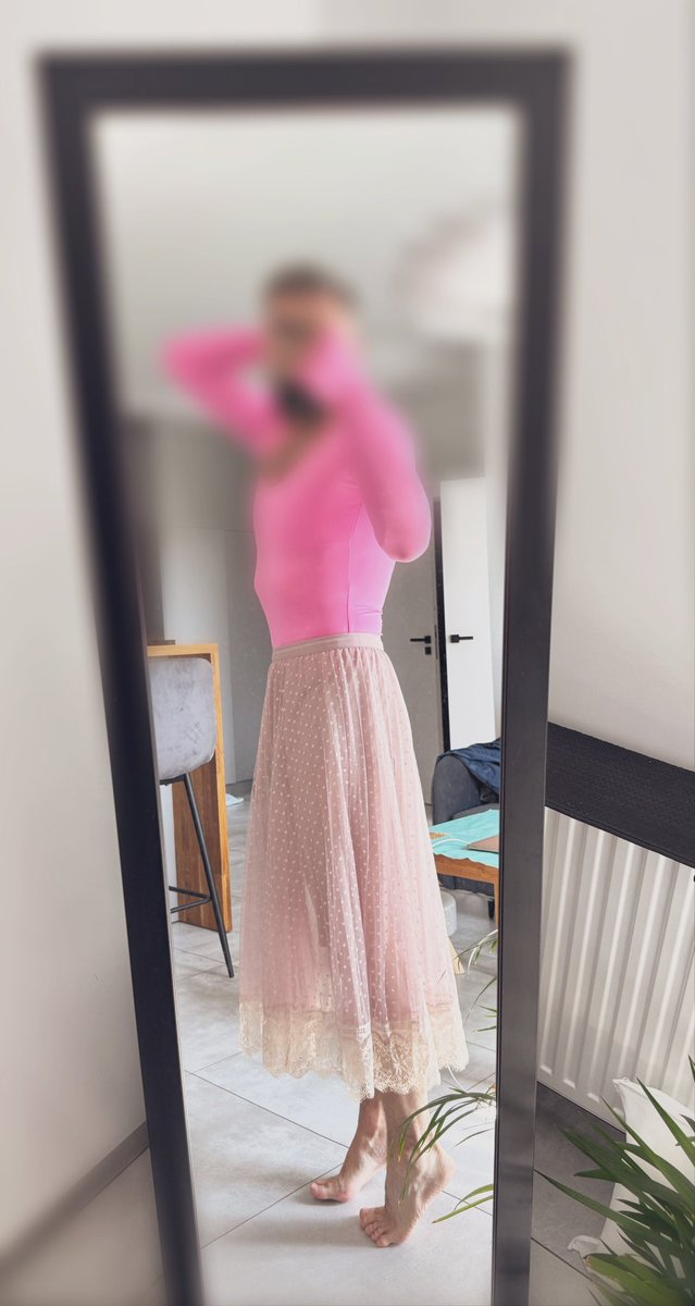 marmeladod's tweet photo. Flowy summer dresses, bare shoulders, glossy lips…
I don’t need a reason to feel pretty.
Warm weather is reason enough.
#sissythoughts #sissy #sissycaption #sissyslut #femboy #crossdresser #feminization https://t.co/ITqWnnJqva