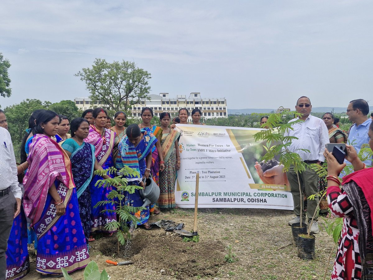 "Ek Ped Maa Ke Naam"

Plantation done at Durgapali Office and various waterbodies across Sambalpur in presence of Commissioner, SMC, officials and SHG members. 
#EkPedMaaKeNaam