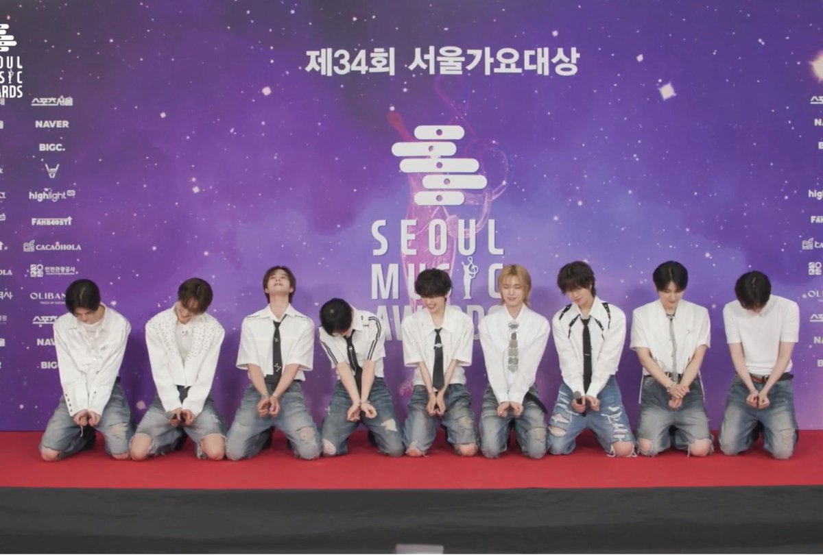 무대스포인데 다같이 하니까 이거이상하잖아