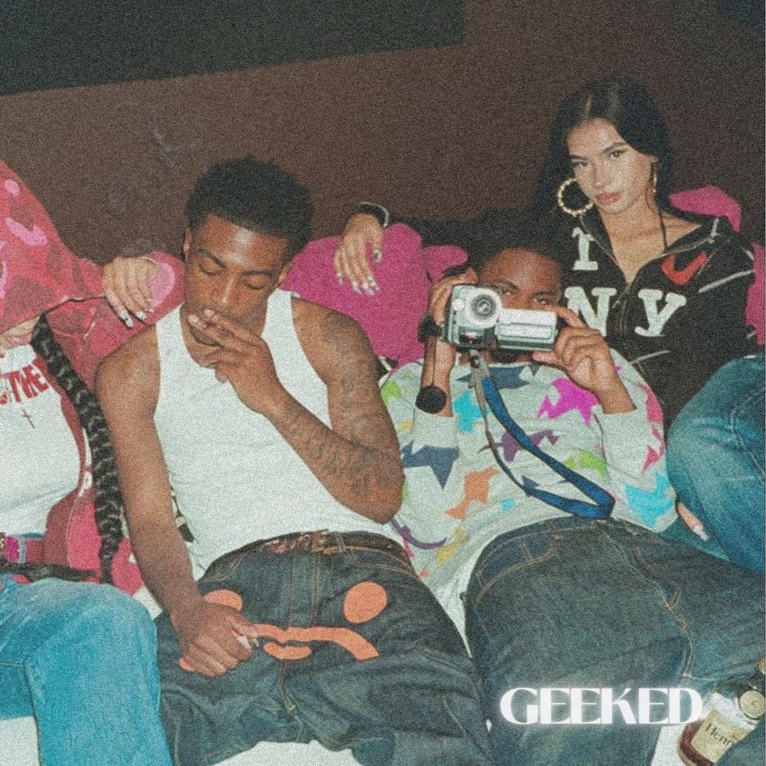 officialgeeked's tweet photo. geeked with the crew https://t.co/WiyKMvgO3Y