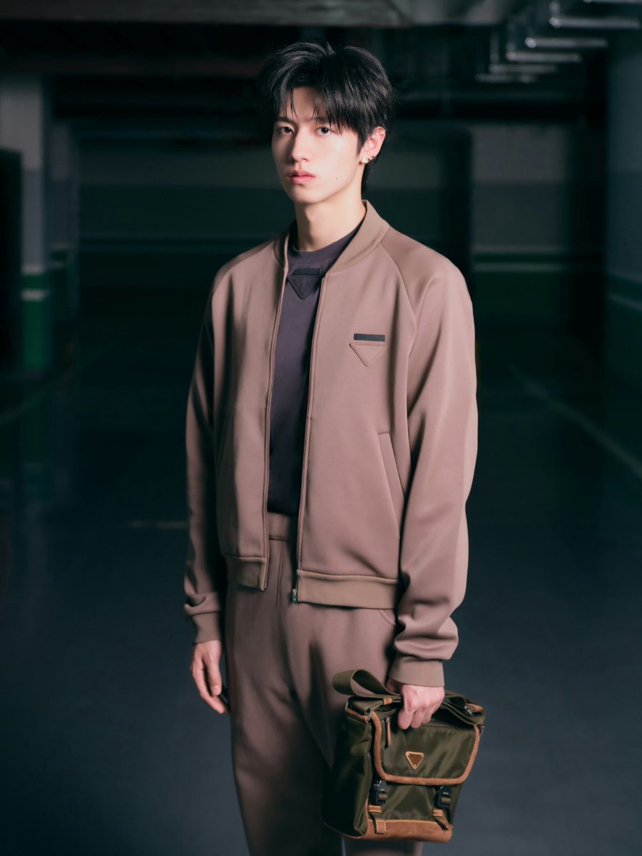 MNarcisooo60055's tweet photo. @Prada Transformproject ONLY CENTER &amp; LEADER ZHU ZHI XIN FLYING TO PRADASS26  #ZhuZhiXinxPrada #PRADASS26 @Prada #transformproject #zhuzhixin https://t.co/DkJEBy93vL