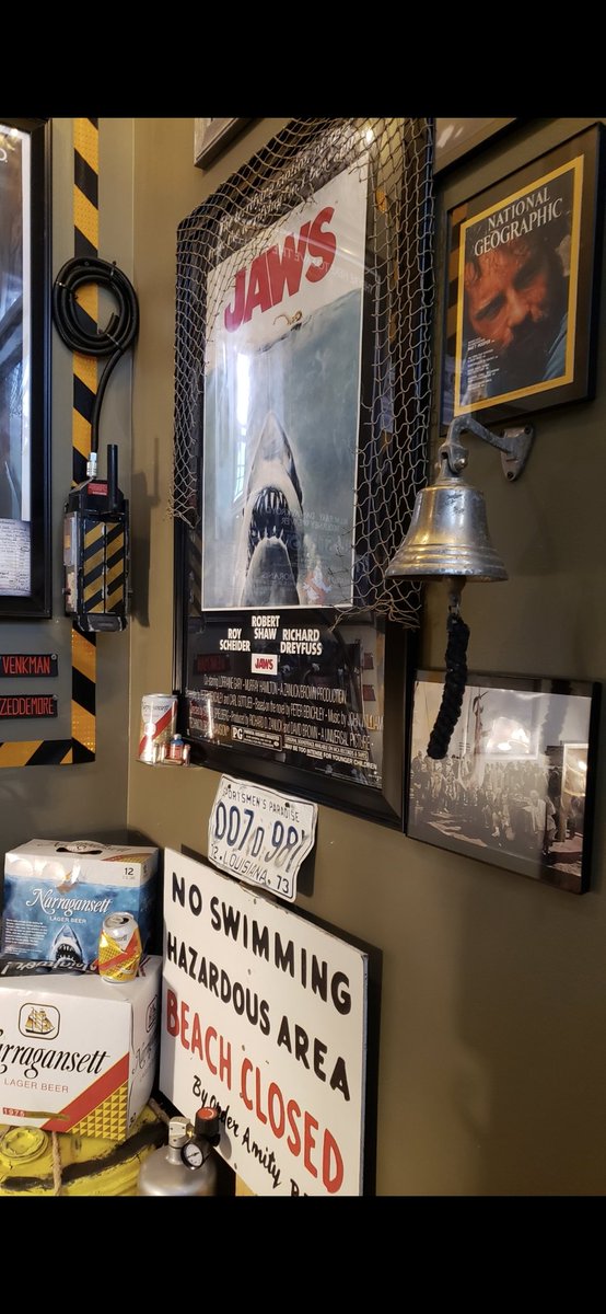 K99697944Kyle's tweet image. Here&apos;s to swimmin with bow legged women!