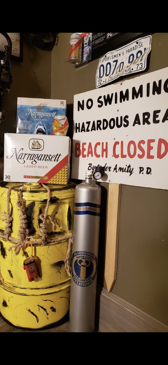 K99697944Kyle's tweet image. Here&apos;s to swimmin with bow legged women!