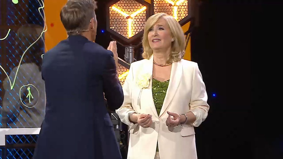 blvcom's tweet photo. 🌟 @elshowdebertin en @canalsur congregó 396.000 ESPECTADORES ÚNICOS (AA).
👉 Reunió 120.000 espectadores de audiencia media y el 8,1% de cuota.
#ElShowCSur #NievesHerrero
#Audiencias 📺 📊 https://t.co/IdTpOIgqda
