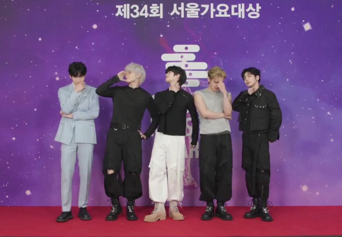 bearcharms's tweet image. Oh dear