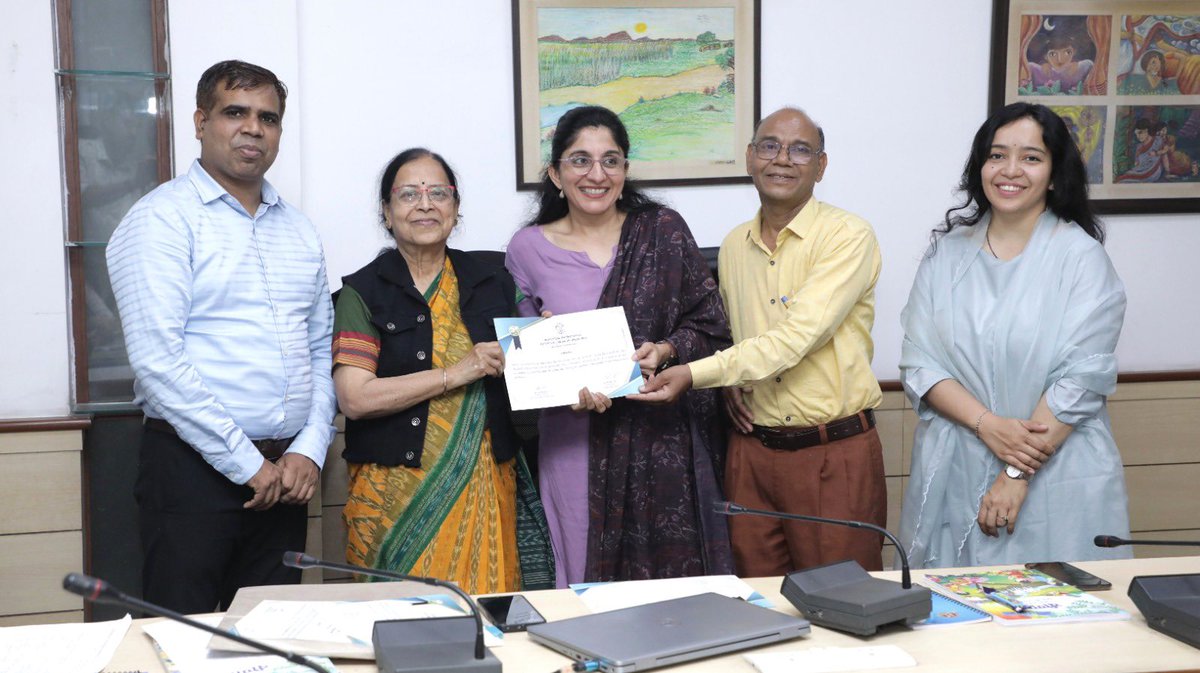 DrJaishreeSethi's tweet photo. Participated in a focused workshop on developing audio-visual scripts for curriculum books—an engaging opportunity to collaborate.

#CurriculumDesign @StoryGhar @CheshtaCare #DrJaishreesethi #EducationalContent #ScriptDevelopment #CollaborationInEducation #ProfessionalLearning https://t.co/FdFkPXogtH