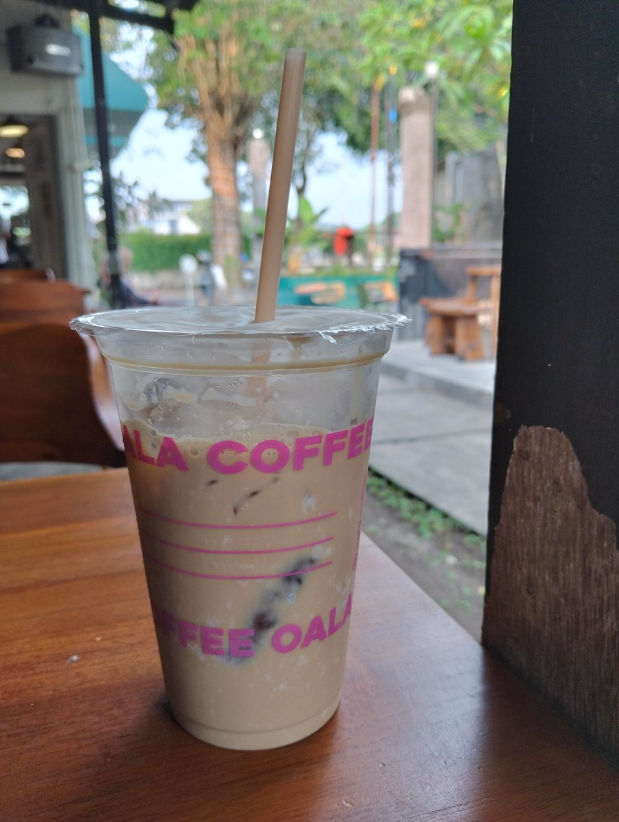 cornvflakes's tweet image. hiasi hari kalian dengan ngopi 🤟🏻😭