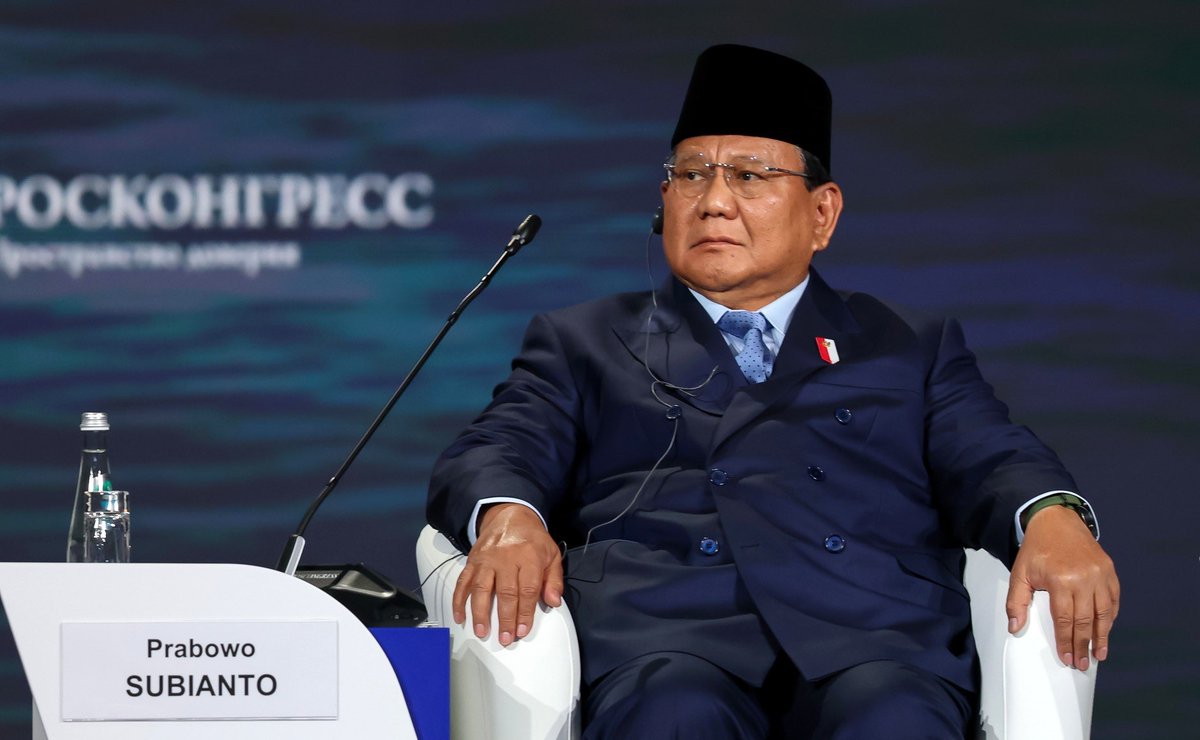 🎙Pidato Presiden Rusia Vladimir Putin dalam sesi pleno Forum Ekonomi Internasional St. Petersburg ke-28 (20 Juni 2025)

🌐 Sesi ini turut dihadiri oleh Presiden Republik Indonesia <a href="/prabowo/">Prabowo Subianto</a> Subianto, Penasihat Keamanan Nasional sekaligus Komandan Garda Kerajaan Bahrain Nasser bin