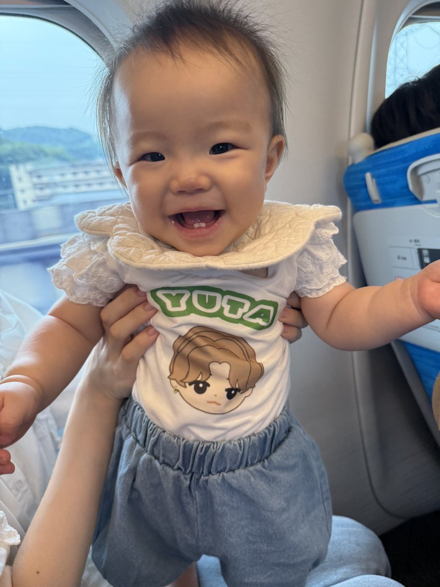 kaho23726666's tweet image. BESIDEお渡し会in福岡💚💜

私とひゅうがくん、ママとゆうたくんにお渡しして貰った姪っ子ちゃん👶🏻
ノンプリ福岡のことみんな覚えてくれてた😭
ゆうたくんに関しては席まで、、、🤦‍♀️
もっと色々言ってくれてたけど記憶なくした笑笑
また姪っ子ちゃんと会いに行きます❤️‍🔥

 #BESIDE  #コムドットお渡し会