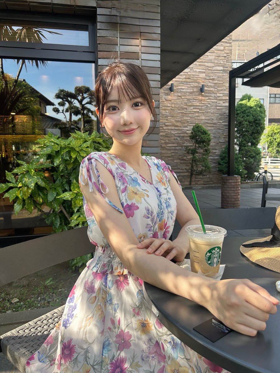 ずーっと完売してる主役ワンピース、GET‼️

tocco closetの
肩ドロストリボン付きフラワープリントワンピース🌼✨

ウエストマークがしっかりあるから骨格ウェーブ絶対似合う！
柔らかくて透け感のある生地だから、華奢見えして最高…🤍

肩のリボンもあって、360°可愛いー！🎀