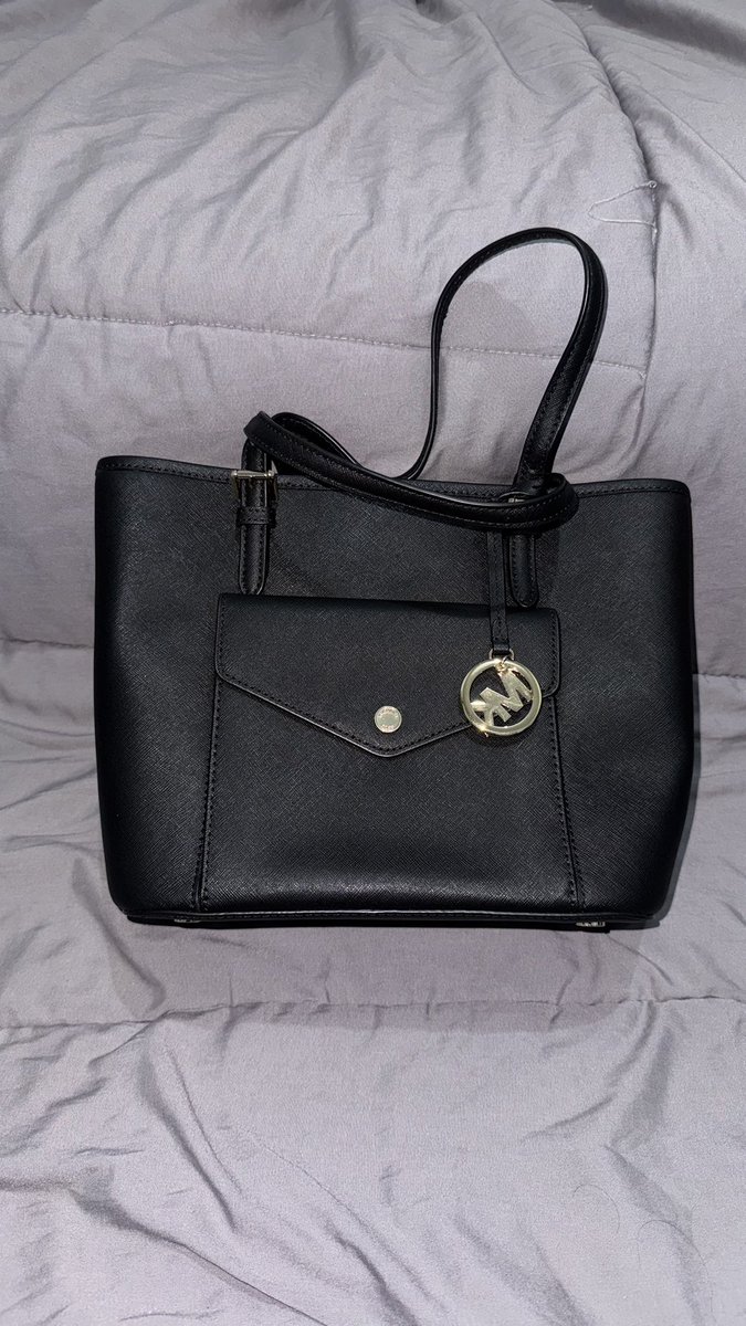 bbyeril's tweet photo. MICHAEL KORS JET SET MEDIUM POCKET (1.300k)💸 https://t.co/QDIwvUxAnI
