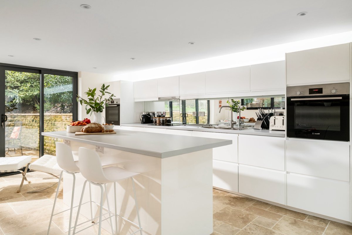 Reading @stanleytucci book #whatiateinayear he is often disappointed with holiday cottages and the lack of well equipped kitchens and good cookware - not at Eco Chic Cottages - we have great pans, sharp Global knives and great china and glasses. What’s your pet hate?