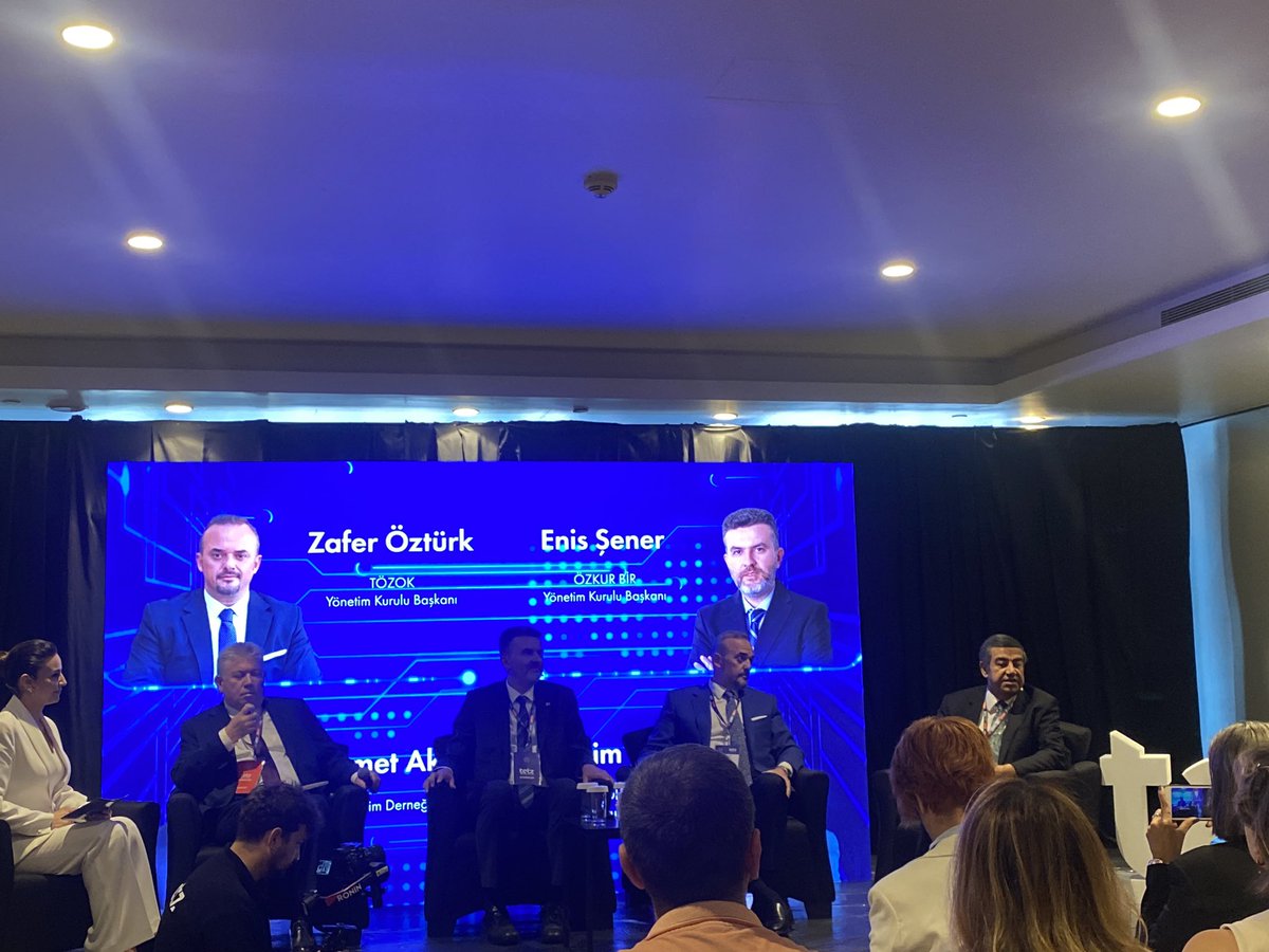 Sayın <a href="/IbrahimTaselFDD/">İbrahim Taşel</a> Açık Salon’da konuşmasında eğitim yapay zekanın önemini anlatıyor. #tetz25