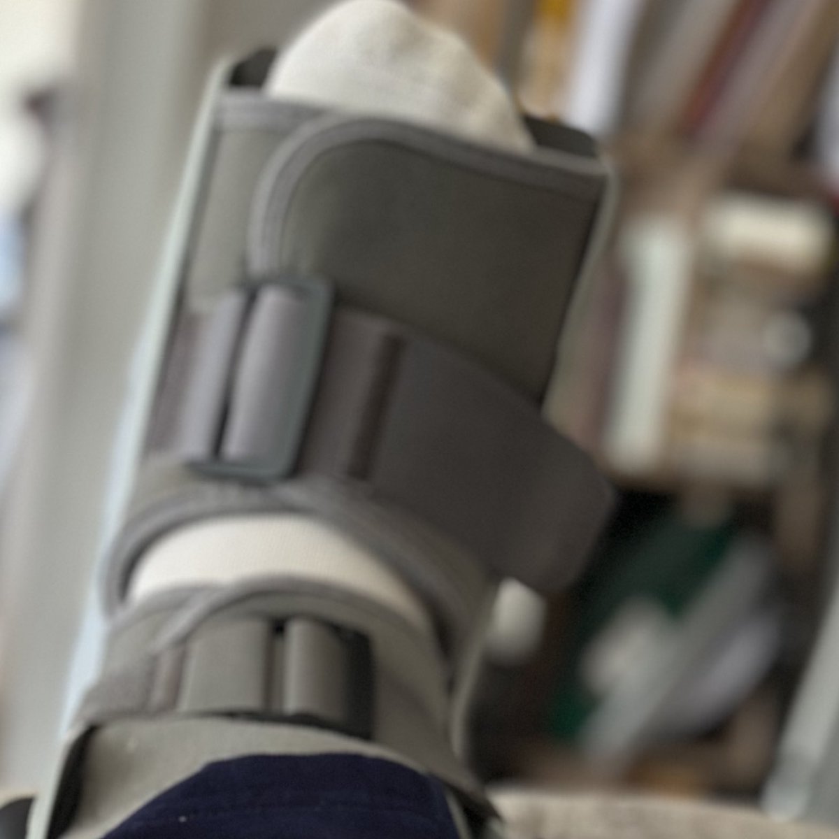 Recovering from a fracture and torn ligaments post 40 is a harrowing experience, 4 months later I can finally go back to gym, it feels like I’m starting from scratch 😤
But we’re back 💪🏾