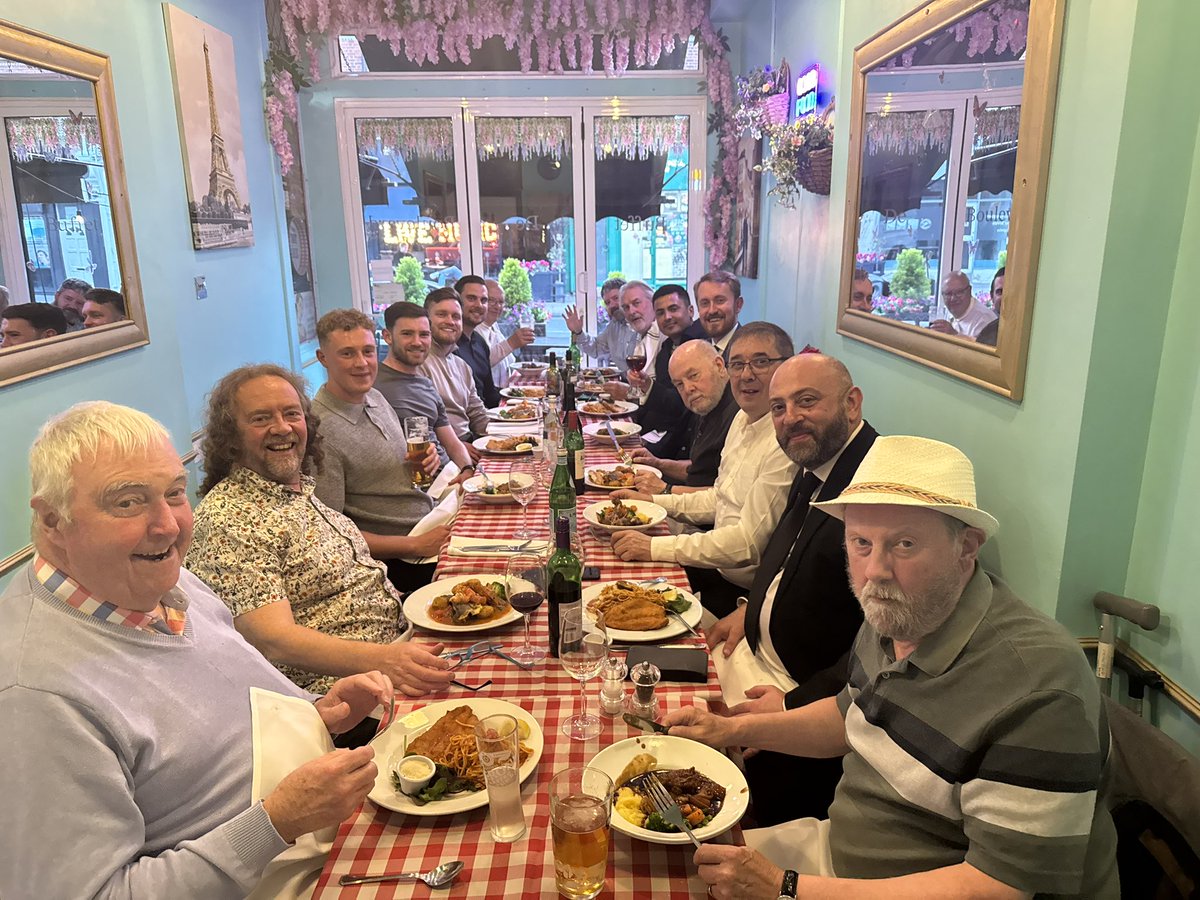 BurntAshLodge's tweet photo. A fantastic end to our year, as the Secretary initiated his Father; we met another prospective candidate at one of our regular social evenings; W. Bro. Stefan Wright was installed as our Master; and three of our EAs were Passed to the Second Degree at other lodges. #FactaNonVerba https://t.co/y4GZZa8DT9