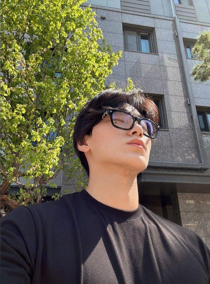 unripecherries's tweet photo. sunkissed -`♡´-
#ATAD #AtinySelcaDay #ATEEZ #ATINY #SAN #산 @ATEEZofficial https://t.co/DPafgBfZIt