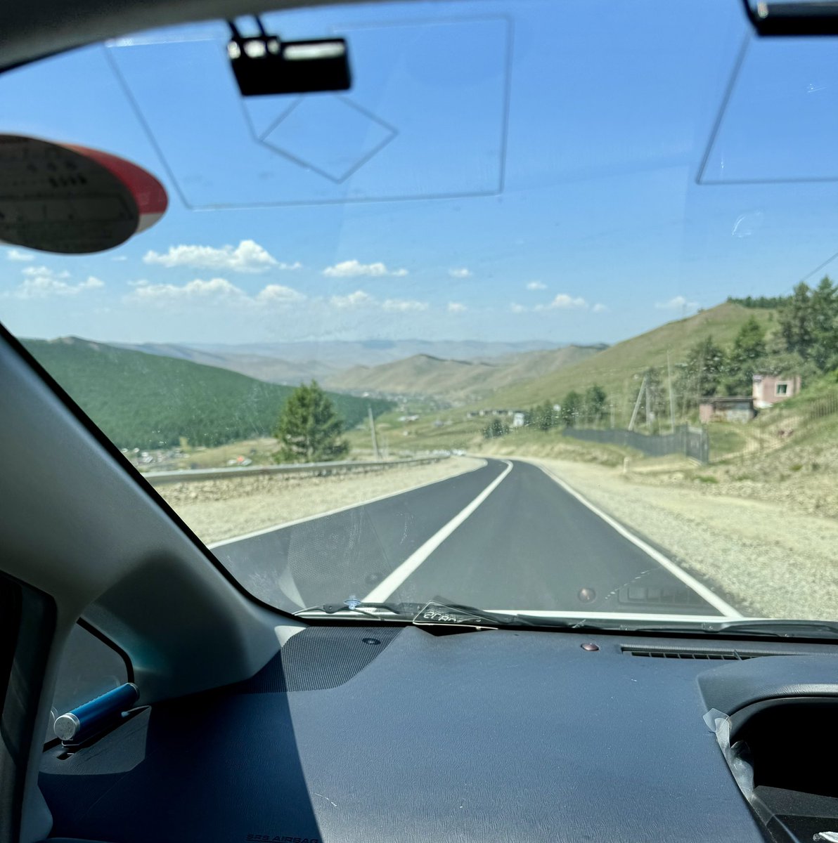 ᠴᠡᠴᠡᠭ (@tsetseg_n01) on Twitter photo Ямар амар юм бэ энэ зам. Хажуу зам дагасан айлуудад сайн юм болж. Сааралтсан л их шороон дунд байсан шд. Ямар амар юм бэ энэ зам. Хажуу зам дагасан айлуудад сайн юм болж. Сааралтсан л их шороон дунд байсан шд.