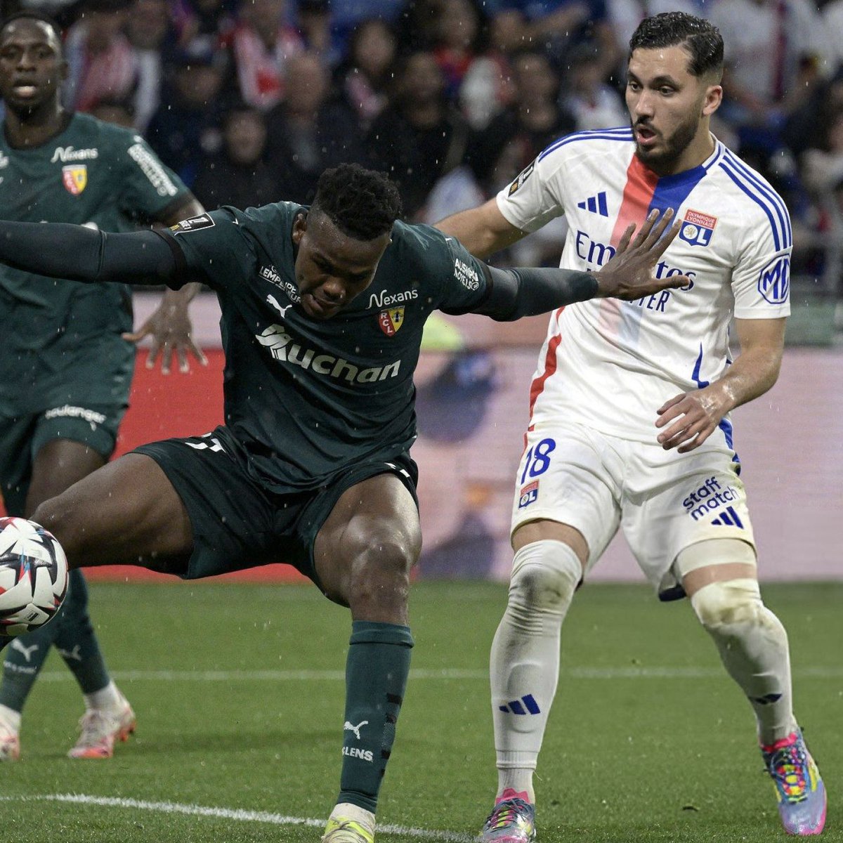 Manchester City defender Juma Bah will decide his next club on loan between Olympique Lyon and also OGC Nice.

[via <a href="/hugoguillemet/">hugo</a>]