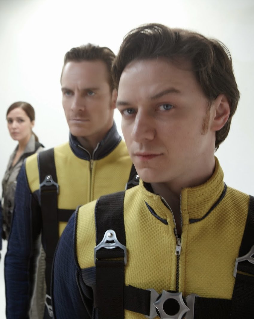 Chairman bald guy, flying guy in a cape, one irrelative random girl
Yeah I know it’s gonna be a good romantic movie
#Cherik is wathcing for you, Clex