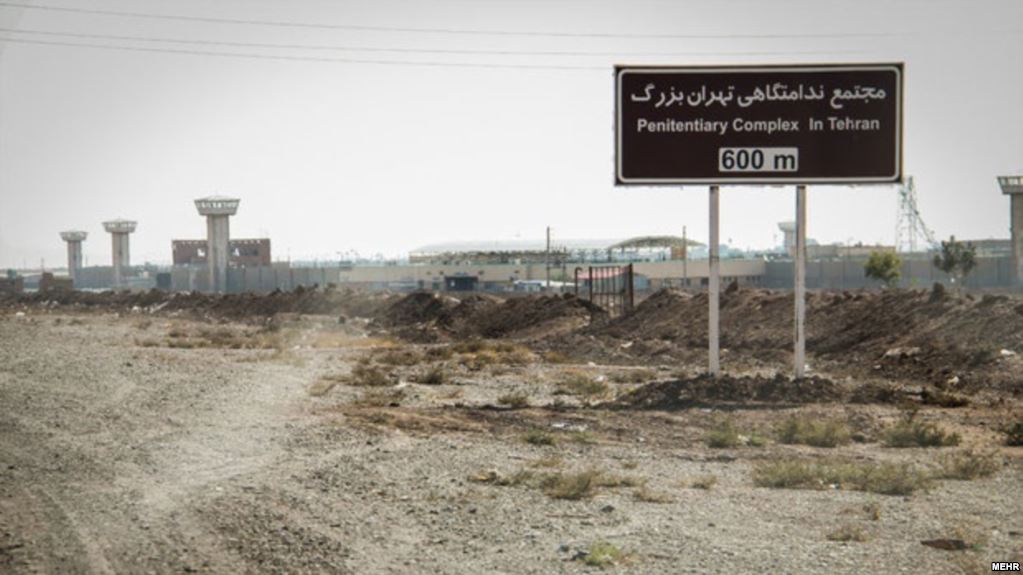 🚨 The situation in Greater Tehran Penitentiary (Fashafouyeh) is critical—prisoners’ lives are in danger. Crisis details:
📍No bread has been distributed for the past two days.
📍 Breakfast &amp; dinner cut or severely limited
We've repeatedly reported on this notorious prison’s