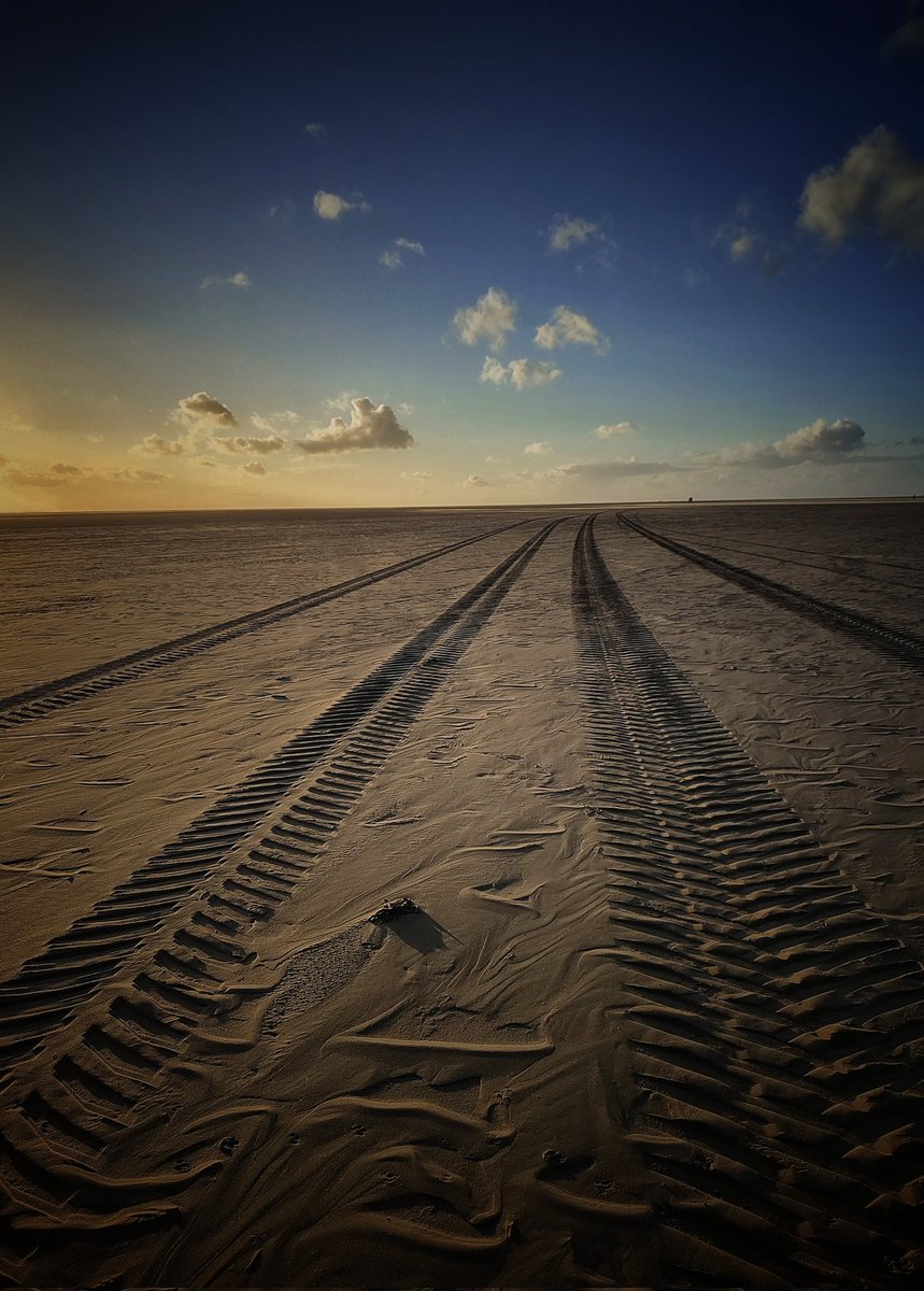 Aaron Whiteside (@aaronsidewhite) on Twitter photo 'incalculable'
To see a world in a grain of sand
And a heaven in a wild flower,
Hold infinity in the palm of your hand
And eternity in an hour
Auguries of Innocence by William Blake
#Gallery365in2025dailyprompt
<a href="/Gallery365photo/">Gallery365photo</a>
#Gallery365in2025 'incalculable'
To see a world in a grain of sand
And a heaven in a wild flower,
Hold infinity in the palm of your hand
And eternity in an hour
Auguries of Innocence by William Blake
#Gallery365in2025dailyprompt
<a href="/Gallery365photo/">Gallery365photo</a>
#Gallery365in2025