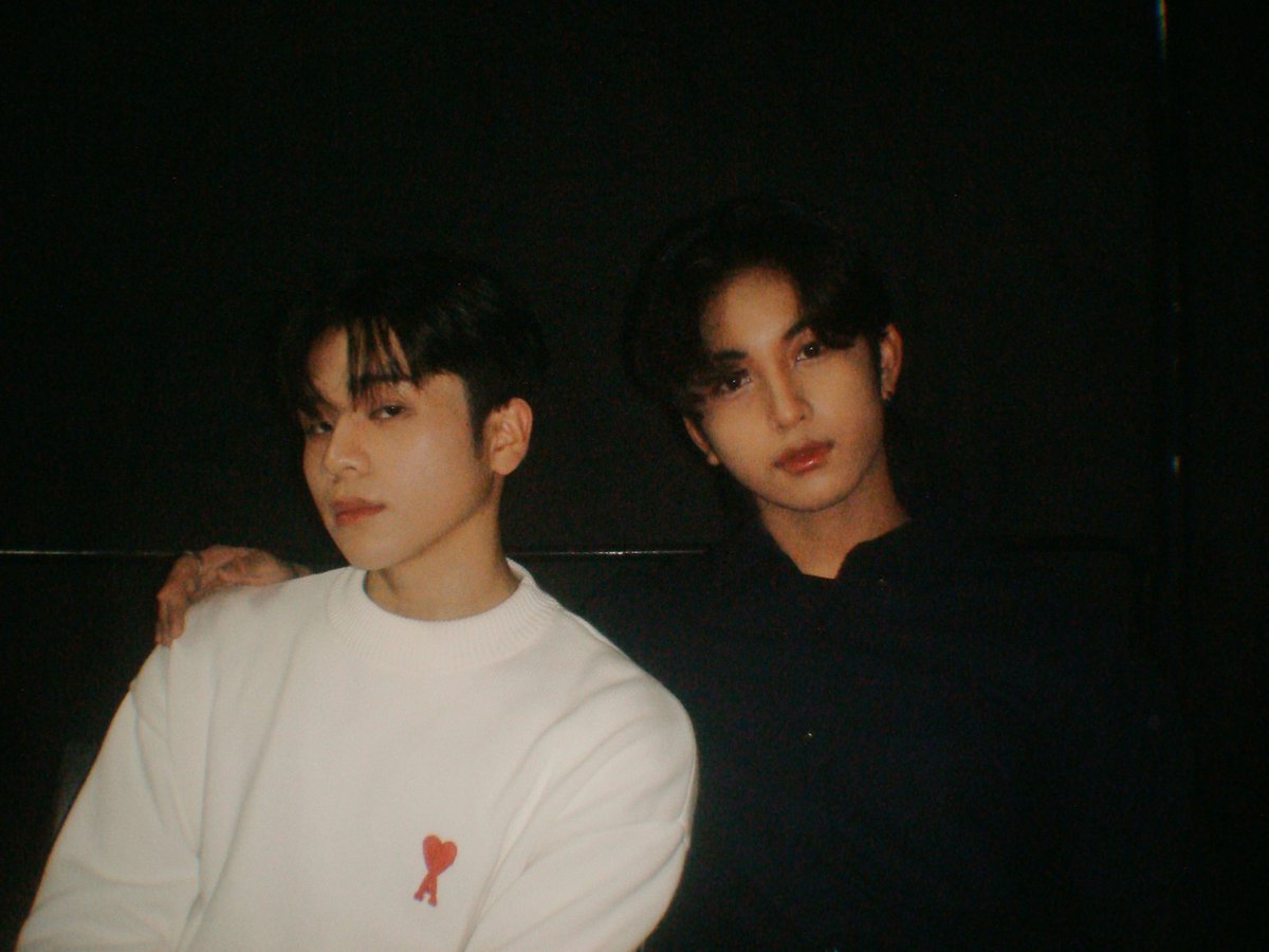 [🐲🐰] we talk a lot...
so thank you for listening 💕

#HORI7ON #호라이즌 #VINCI #빈치 #MARCUS #마커스