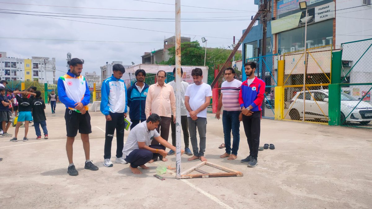 sangeetam1984's tweet image. भोपाल माँ वैष्णो देवी indas टाउन खेल ग्राउंड में एक दिवसीय नेट वाल प्रतियोगिता का शुभारम्भ किया

#rajeshmishra