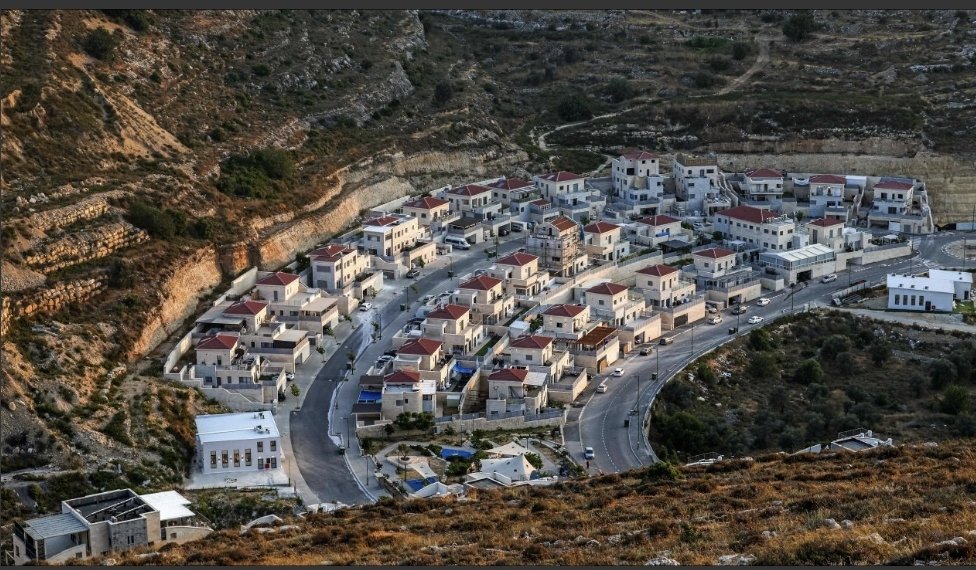 La Belgique, l'Espagne, la Finlande, l'Irlande, le Luxembourg, la Pologne, le Portugal, la Suède et la Slovénie veulent mettre fin au commerce lié aux colonies israéliennes.
Pourquoi <a href="/jnbarrot/">Jean-Noël Barrot</a> la France n'est pas dans cette liste ?

lecho.be/dossiers/guerr…