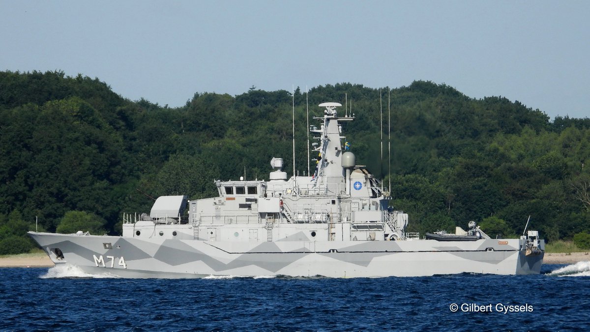 Swedisch  HSwMS KULLEN  M 74  coming into Kiel ( Germany ) June 20, 2025. SNMCMG 1.<a href="/WarshipCam/">WarshipCam</a>,<a href="/seawaves_mag/">SeaWaves Magazine</a>,<a href="/UKForcesTracker/">UK Forces Tracker</a>.