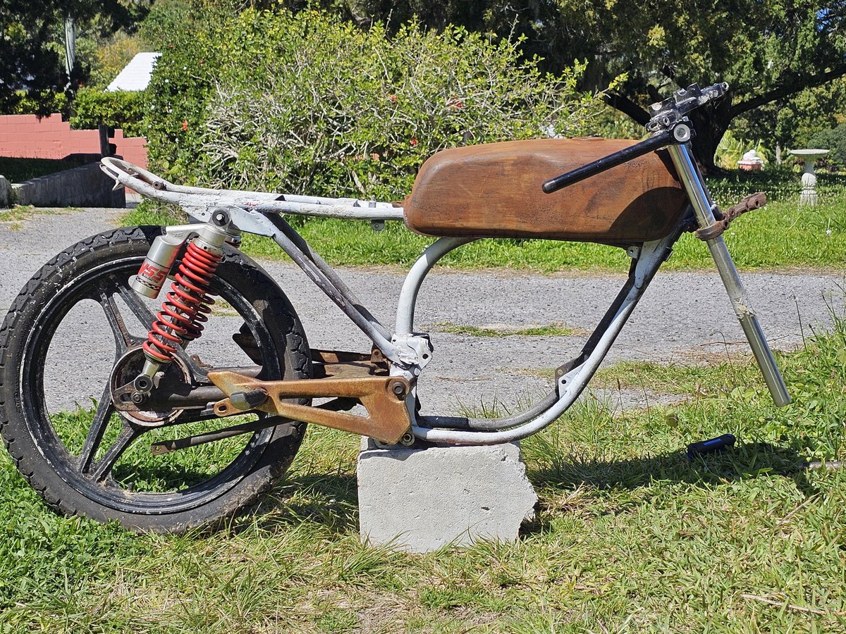 CafeRacrsReturn's tweet photo. #CafeRacer

#CafeRacerLife

#CafeRacerStyle

#CafeRacerCulture

#CafeRacerBuild

#CafeRacerCustom

#CafeRacerNation

#CustomMotorcycle

#MotorbikeLife📸 caferacers 
https://t.co/jq4DZSRzRK https://t.co/UkyNeMbFvL