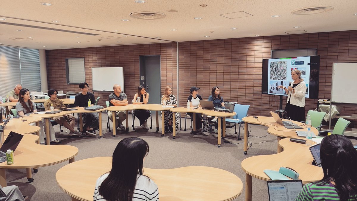 APinedaKeio's tweet photo. Esta semana tuvimos el placer de recibir a la profesora Clara Garcia-Mayor, de la Universidad de Alicante. Su conferencia expuso el delicado balance entre transformación y preservación urbana en las ciudades europeas.
#citymaking #placemaking https://t.co/eWg9Koz7KL