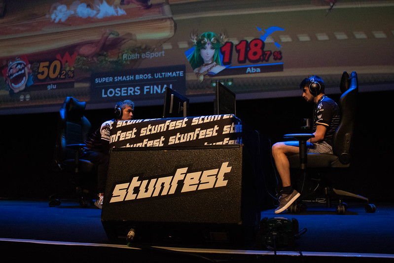 TeamAskalonn's tweet image. 2⃣0⃣1⃣9⃣ : Stunfest 2019, 404 entrants.

La première édition du festival sur SSBU ! Avec ses 404 participants et la venue de Glutonny, Shuton et Abadango, le Stunfest 2019 est sans conteste le plus grand tournoi de l'histoire de Rennes, depuis 6 ans.

⌛️ Jour J. #TheTimeIsNow
