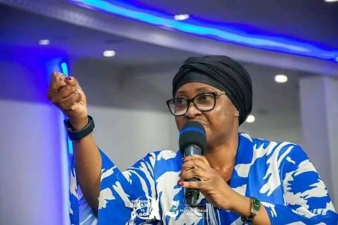 patrickkasali's tweet image. Madame,la chaire n’est pas un bureau de campagne. Prêcher que vous préférez un incompétent congolais à un "étranger intelligent" n’est ni biblique ni sage. Élevez Christ, pas vos penchants tribaux. La foi ne justifie pas la médiocrité. @KimKimuntu @bob_vanderhoeve @wembi_steve