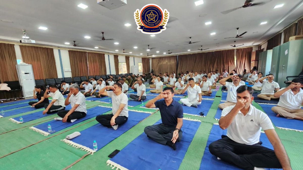 पिंपरी चिंचवड पोलीस - Pimpri Chinchwad Police (@pccitypolice) on Twitter photo शरीर सशक्त, मन शांत - सेवा अधिक प्रभावी. 🧘🏻♀️🧘
On #InternationalYogaDay2025, all teams of Pimpri Chinchwad Police from senior officers to amaldars came together in unity and mindfulness.
Yoga, promoted globally under the Ministry of AYUSH, Government of India <a href="/moayush/">Ministry of Ayush</a> is more शरीर सशक्त, मन शांत - सेवा अधिक प्रभावी. 🧘🏻♀️🧘
On #InternationalYogaDay2025, all teams of Pimpri Chinchwad Police from senior officers to amaldars came together in unity and mindfulness.
Yoga, promoted globally under the Ministry of AYUSH, Government of India <a href="/moayush/">Ministry of Ayush</a> is more