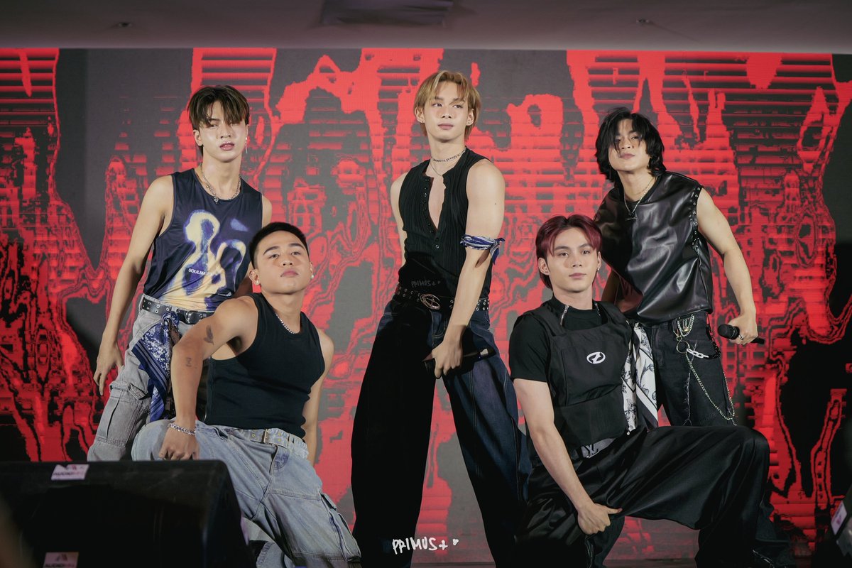 250621 📸 VXON 
ROBINSONS GALLERIA

VXON AT KPOP PLAYGROUND
#EveryonesKPOPManila 
#KPOPDanceCoverFestival2025 

#VXON <a href="/vxonofficial/">VXON</a>