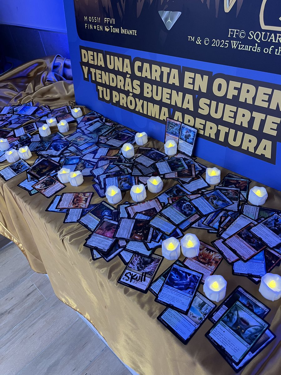 Las <a href="/Deck_Holidays/">Deck Holidays</a> no llevan ni 24 horas y el altar ya está ASÍ

A este paso mañana toca el Chocobo Dorado 100% 🙂‍↕️