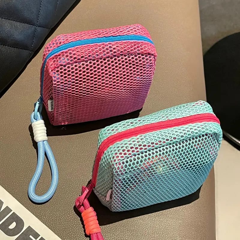 mitochoandria's tweet image. Not just a pouch, it’s my survival kit 💄💖 #GirlEssentials
pouch jaring
🛒 vt.tokopedia.com/t/ZSkWUdEDB/
triangle pouch
🛒vt.tokopedia.com/t/ZSkWUk779/