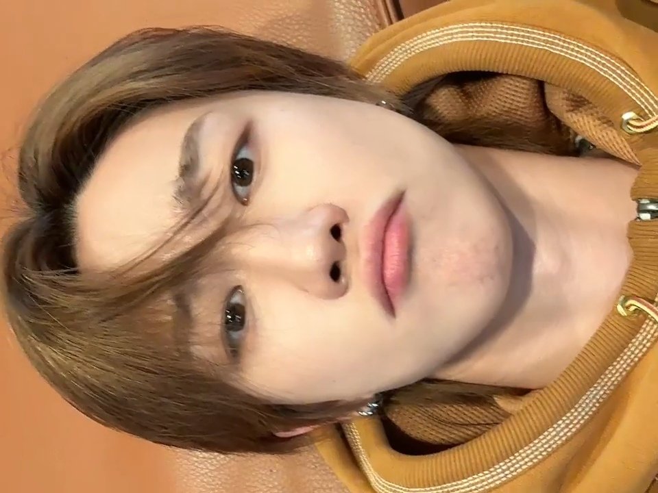 너도 너 이쁜 거 알지?