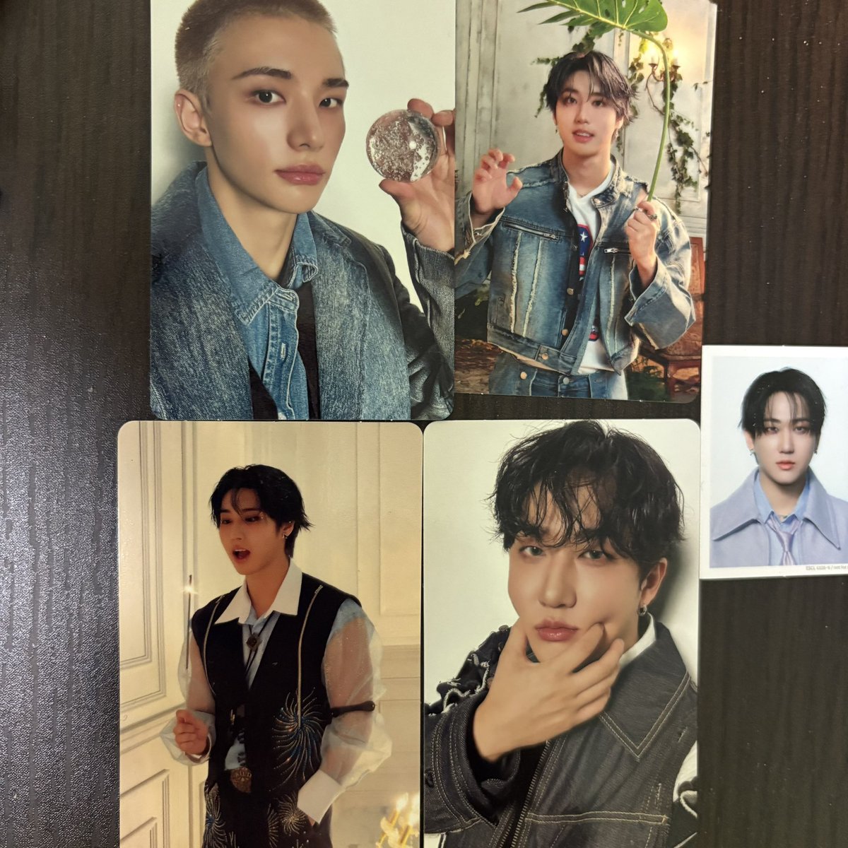 yu_IN_me's tweet photo. Stray Kids Hollow トレカ 交換

譲：チャンビン ヒョンジン ハン
エアフラ チャニハニ 離婚危機 マーガリンズ
求：同種アイエン、アイエンのユニット
ユニットは画像3枚目💖激求

郵送同日発送希望です📮
お気軽にリプ、DMよろしくお願い致します！ https://t.co/rgTXUT0fr8