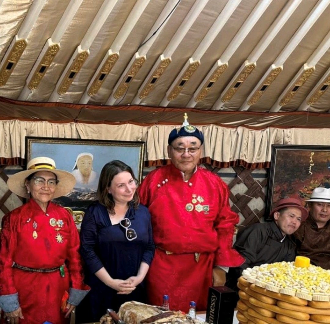 🌎Il volto delle #DonneInDiplomazia:
l’Ambasciatrice Giovanna Piccarreta al Festival delle Aquile in Mongolia.
Dialogo, cultura e diplomazia nel cuore dell’Asia.
📍 @italyinmongolia
#WomenInDiplomacy #DID #DiplomaziaItaliana #EagleFestival