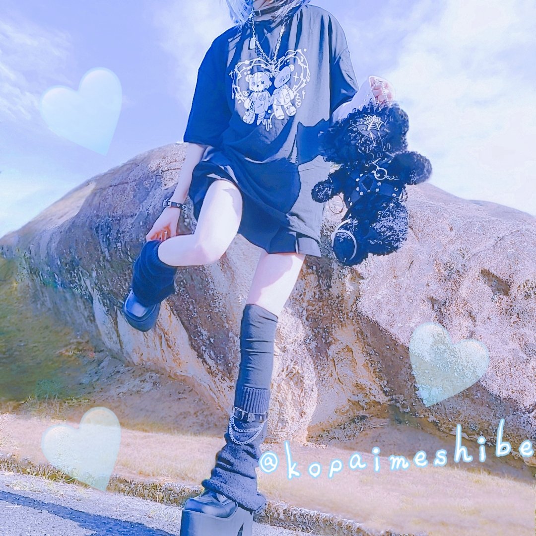 170cm高身長 地雷系女子🩵ᩚ
厚底はいてるから180cm笑
きねんの岩よりおおきい爆笑

メンヘラクマのバックかわい?ʕ•̫͡•🖤ᩚ

3きゃくはうまくとれない꜆꜄꜆泣
だれかにとってもらえたら うまくとれるんだろな…泣૮›̥̥̥ ⩊ ‹ა

あ…貧乳すぎてごめん…