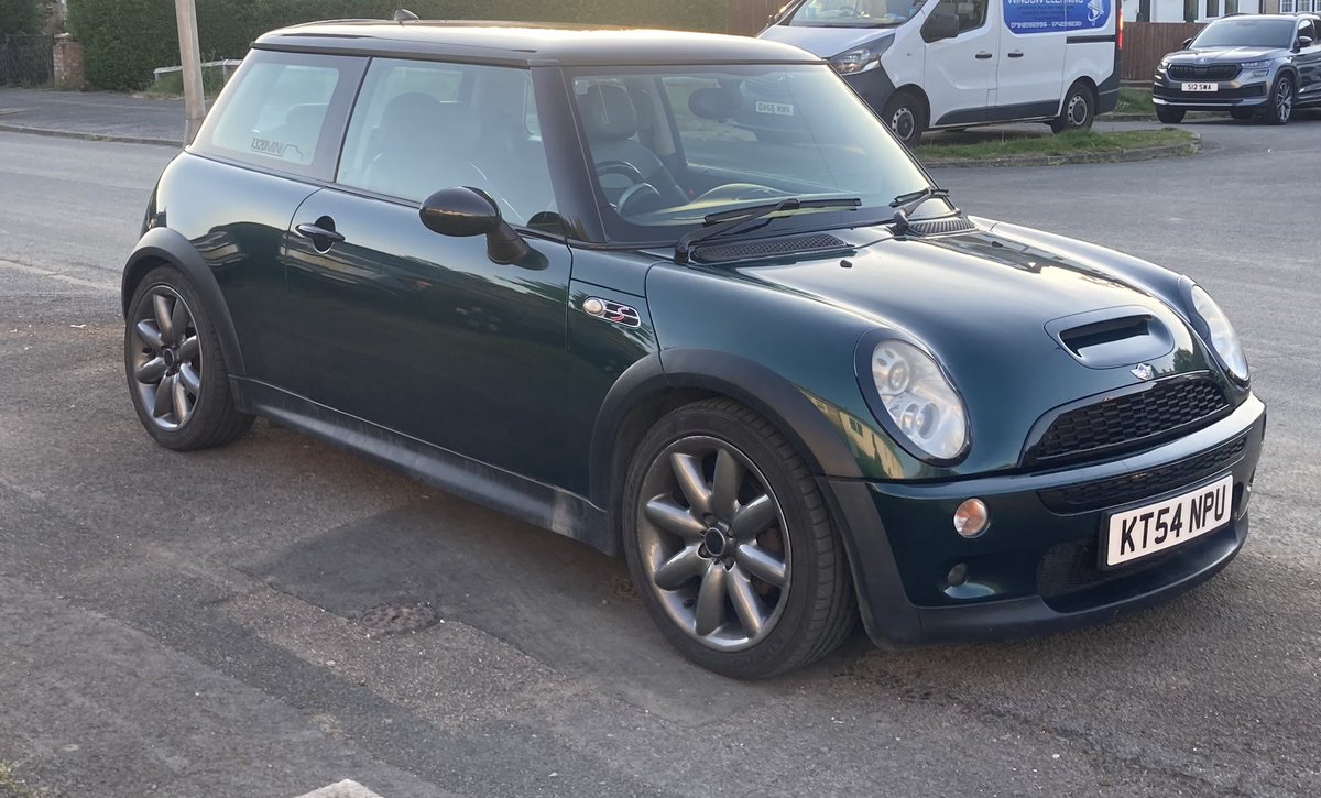 Anyone interested? 54 facelift #R53 #Mini #CooperS. Needs a bit of TLC but been well looked after. It’s in SW Herts, Watford area. DM if interested and make me an offer #cartwitter