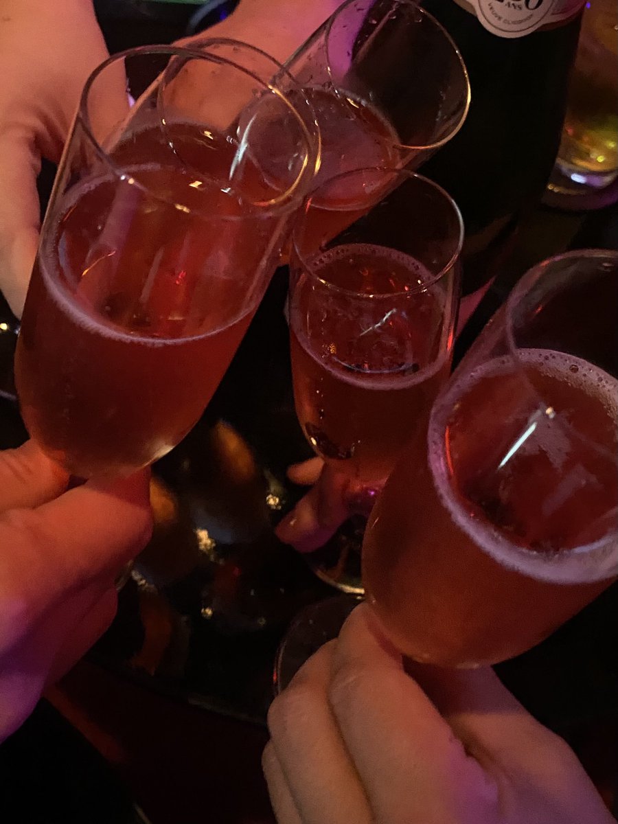 #サイレントムーン #渋谷 #土曜日 
前祝い！お誕生日！めでたいがたくさん！
来週は18周年パーティーですよー！！
今宵も20時オープン☆